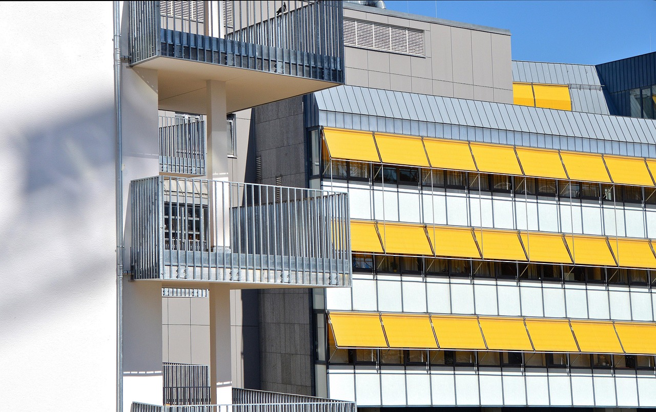Tessuto anti-insetto: perché Schiaccia Stop è la scelta giusta per casa tua